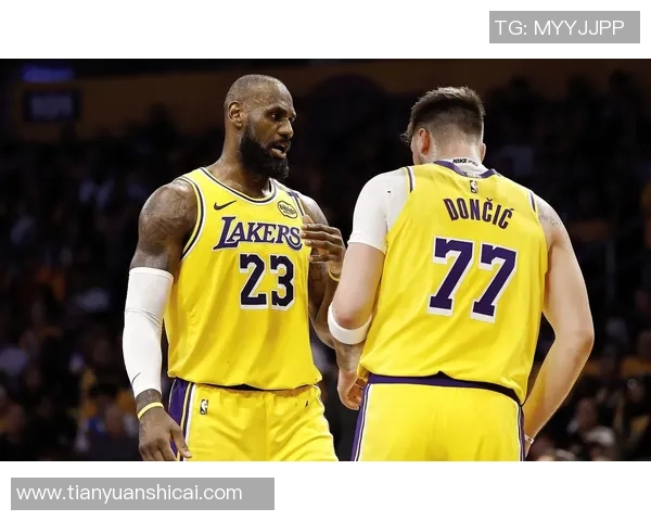 湖人116-114太阳2喜2忧!老詹+候补太重要，东契奇+斯玛特展示坏处